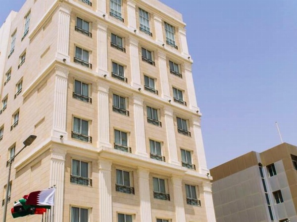Strato Hotel by Warwick image 1