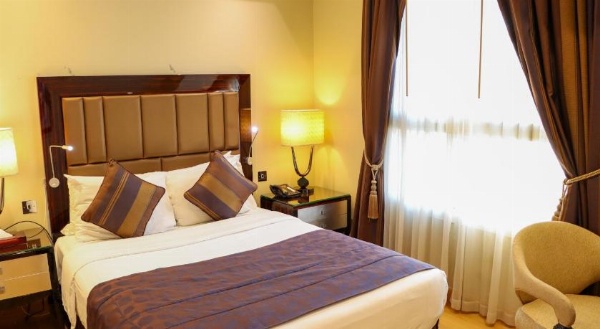 Strato Hotel by Warwick image 2